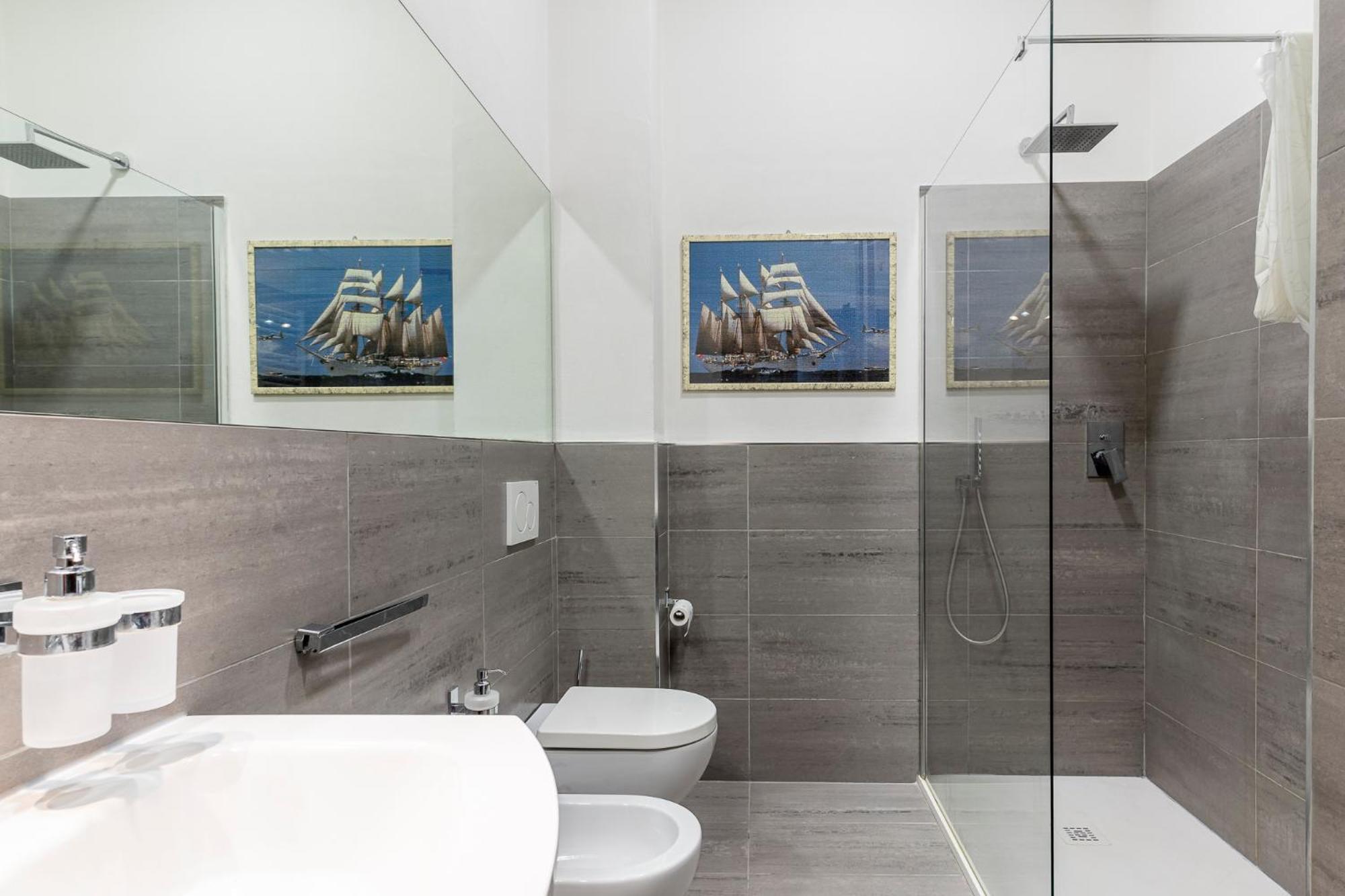 Apartment Bagni Pancaldi Sea View Apartment! *